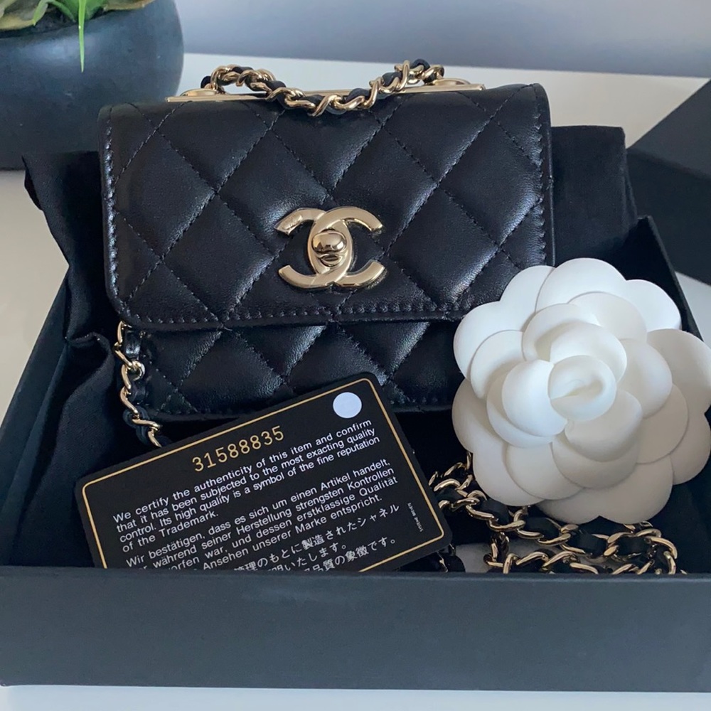 Chanel trendy wallet/clutch on chain